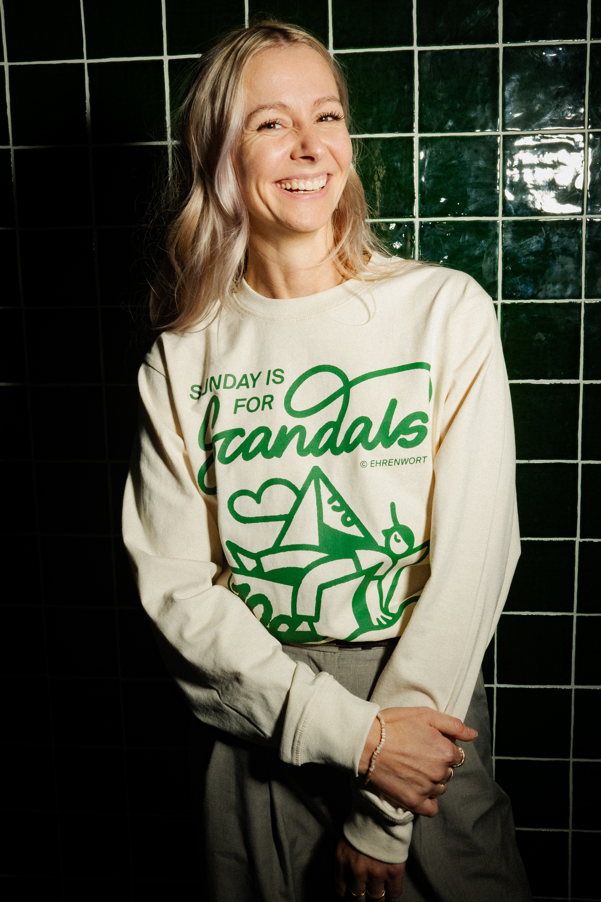 Thumbnail 2 von Longsleeve: Sunday is for Scandals